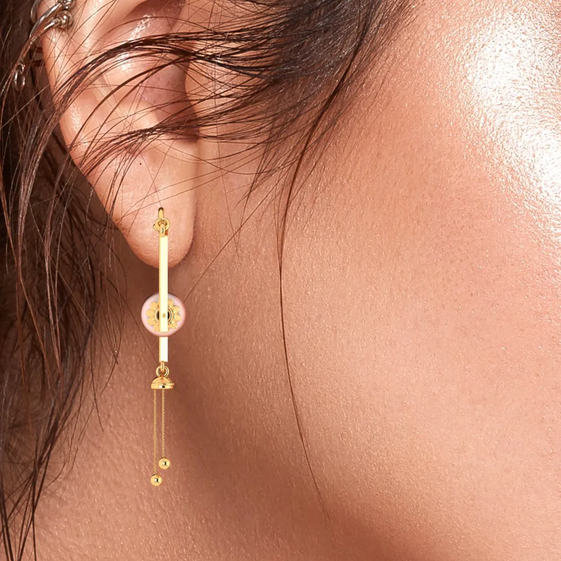 14k Beautiful Gold Dangler Earrings With Unique Design