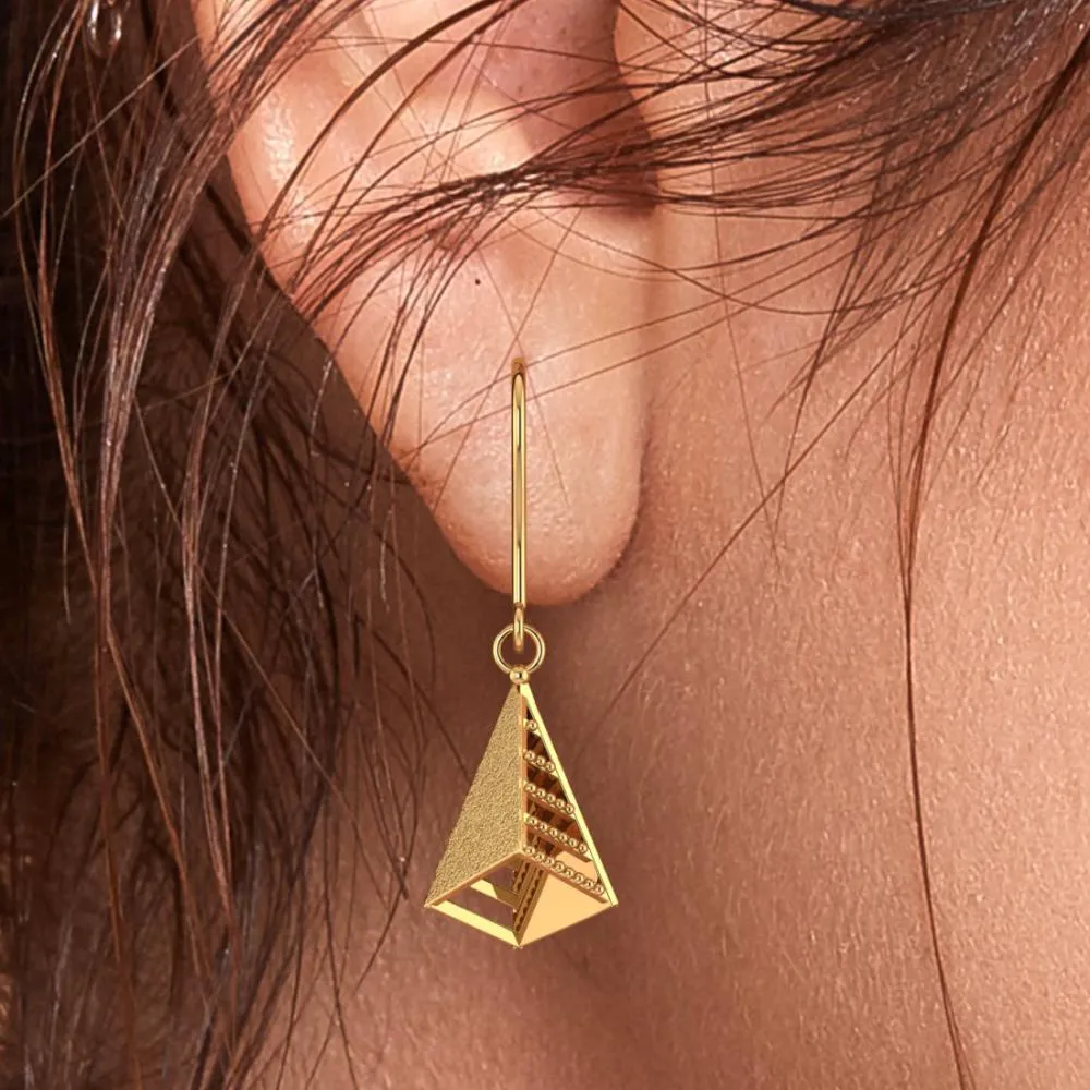 18k Attractive Gold Earrings With A Unique Conical Shape