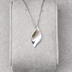 Plain Organic Twist Leaf Pendant In Sterling Silver.