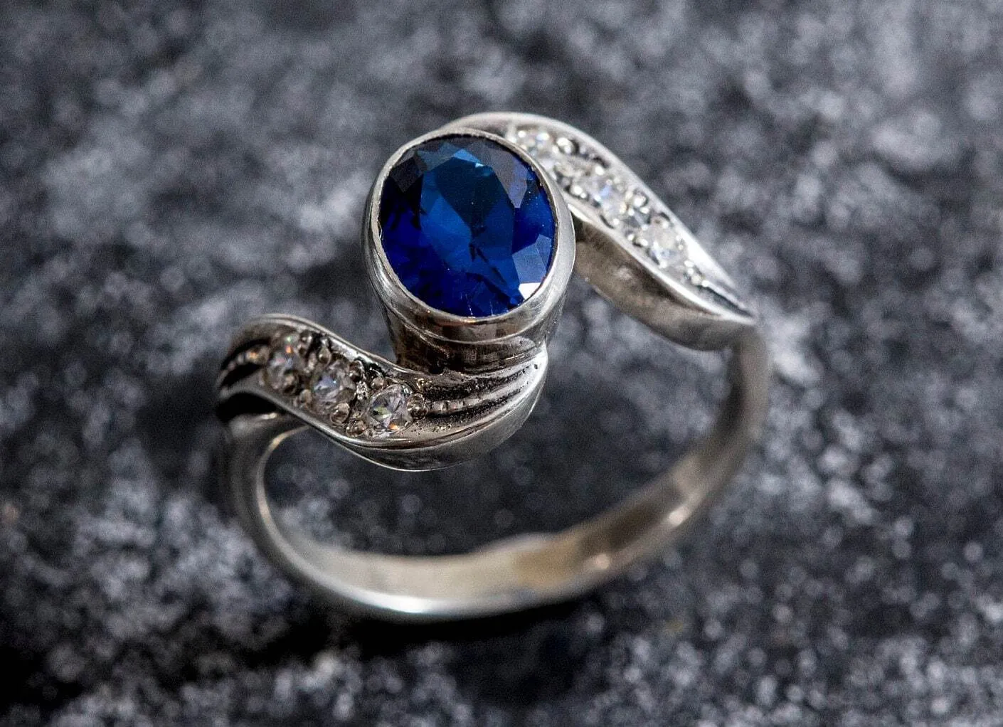 Sapphire Promise Ring - Curvy Blue Ring - Unique Vintage Ring