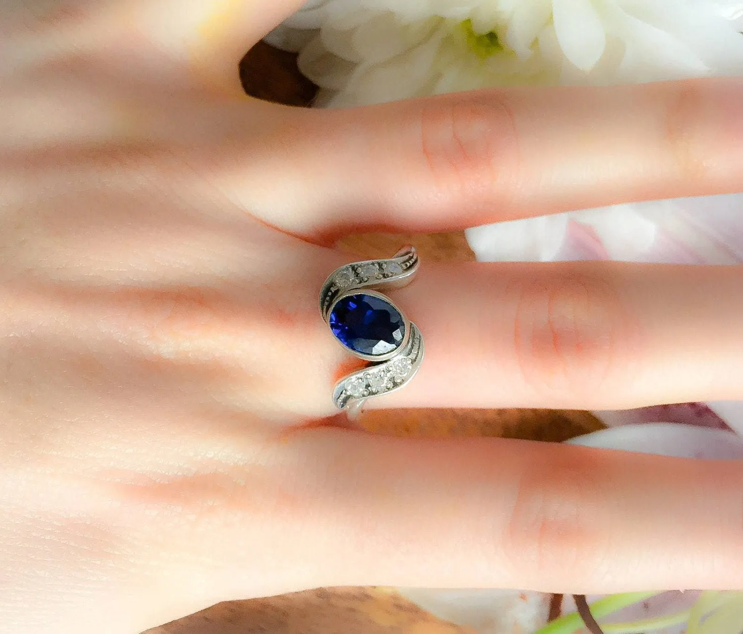 Sapphire Promise Ring - Curvy Blue Ring - Unique Vintage Ring