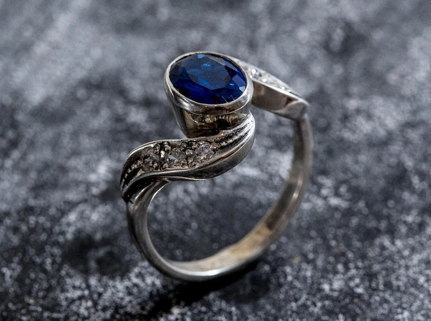 Sapphire Promise Ring - Curvy Blue Ring - Unique Vintage Ring