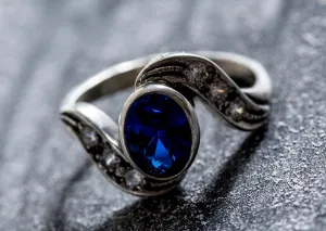 Sapphire Promise Ring - Curvy Blue Ring - Unique Vintage Ring