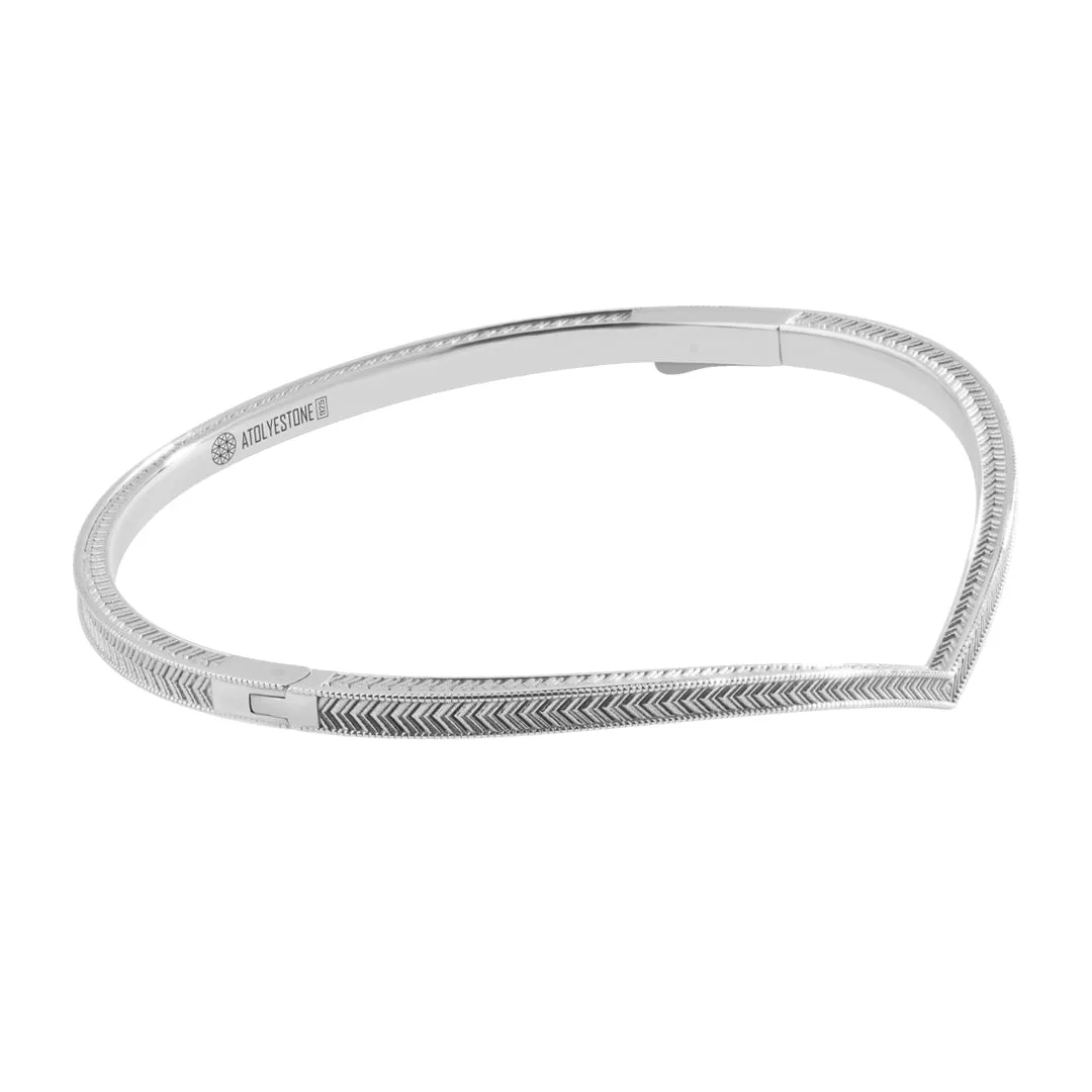 Signature Arrow Curve Bangle in Silver