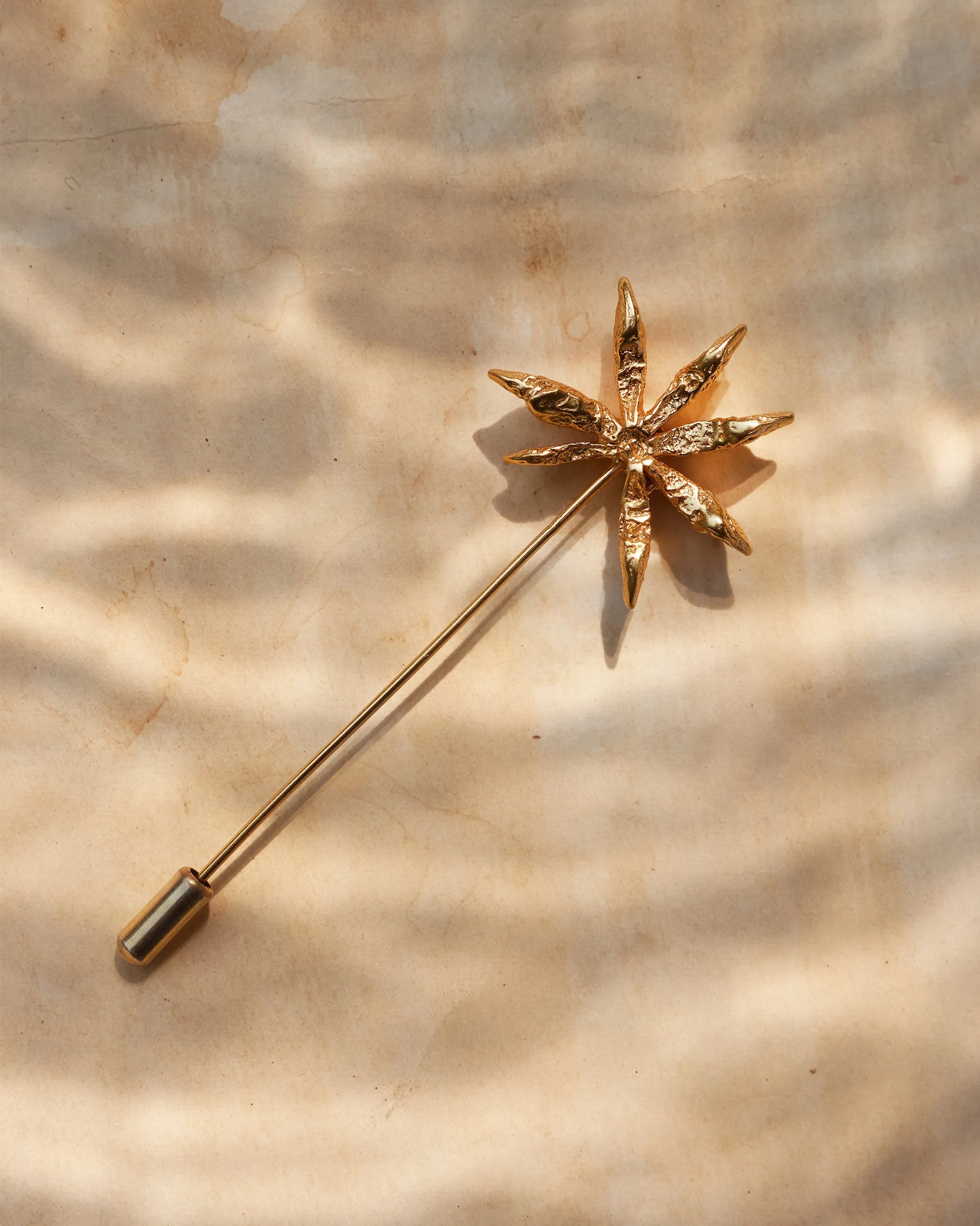 Star Anise Lapel Pin - Gold